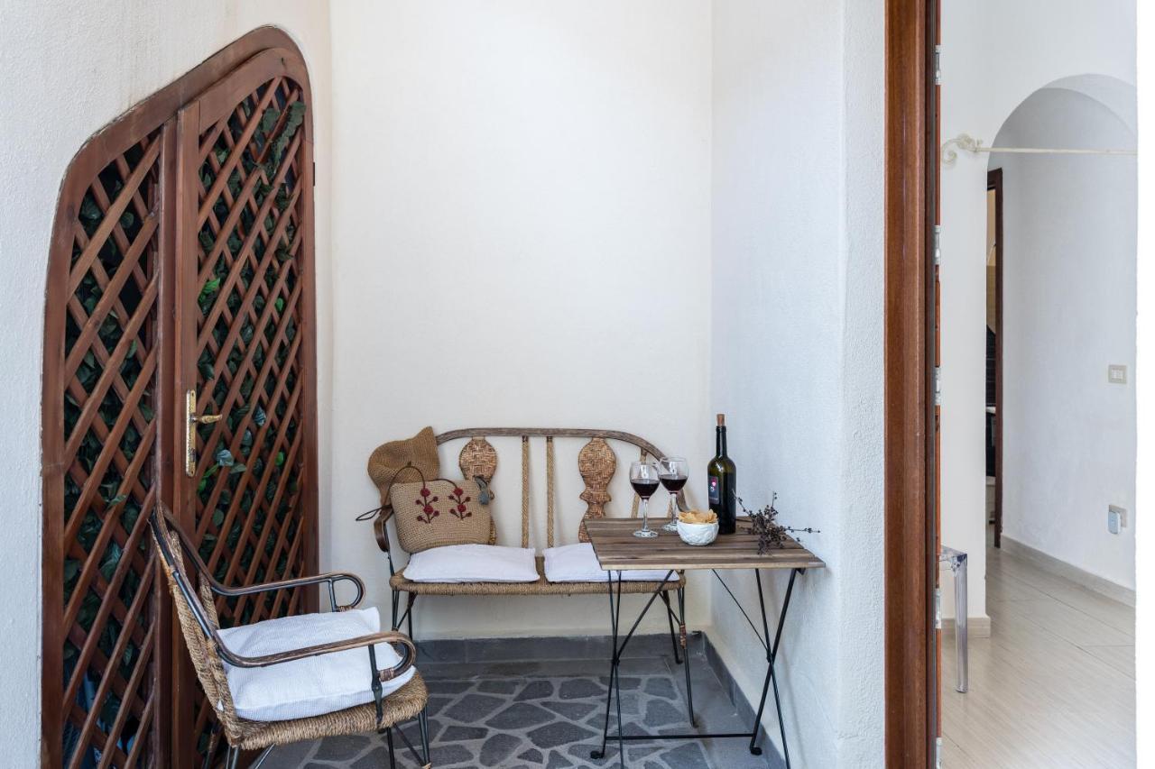 Domo Mea Terra E Domo Mea Chelu - Comfort Nel Centro Storico Di Orosei Kültér fotó